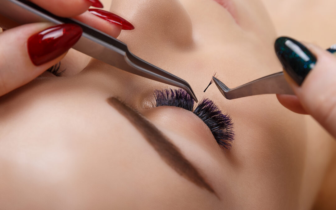 What You Need to Know About Hybrid Lash Extensions